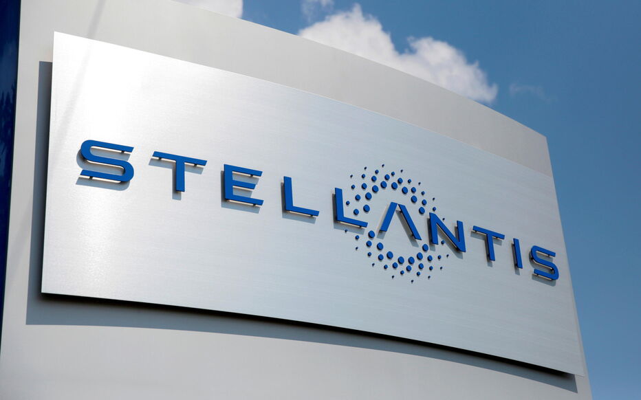 A Stellantis sign is seen outside the company's headquarters in Auburn Hills, Michigan, U.S., June 10, 2021. REUTERS/Rebecca Cook/File Photo